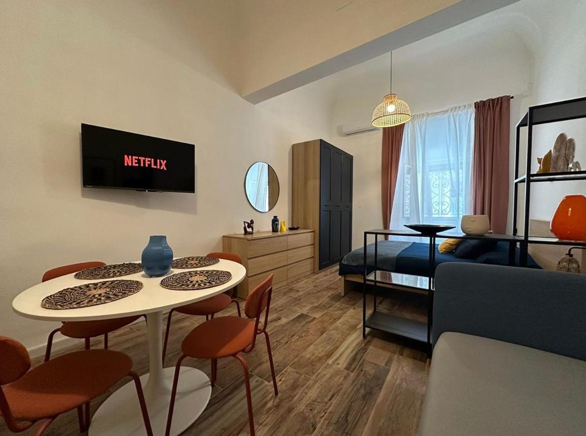 Etna Charme Apartment カターニア エクステリア 写真